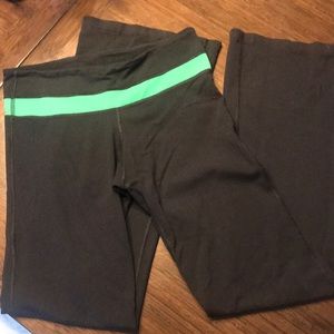 Lululemon Groove size 6 pant
